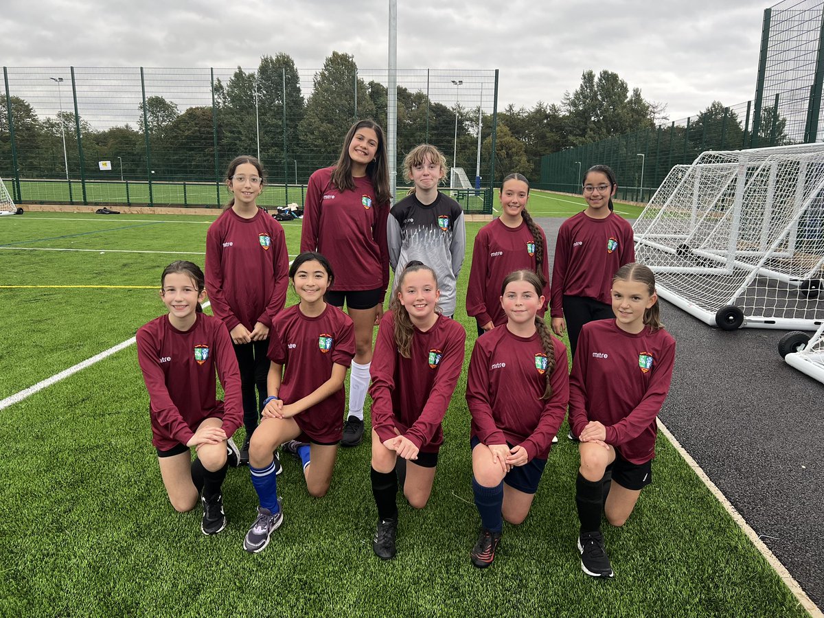 A massive well done to our S1/S2 Girls who represented @HarrisAcDundee at the Spar Cup yesterday. ⚽️⚽️ Every pupils worked incredibly hard, showing great determination and resilience.  👏👏