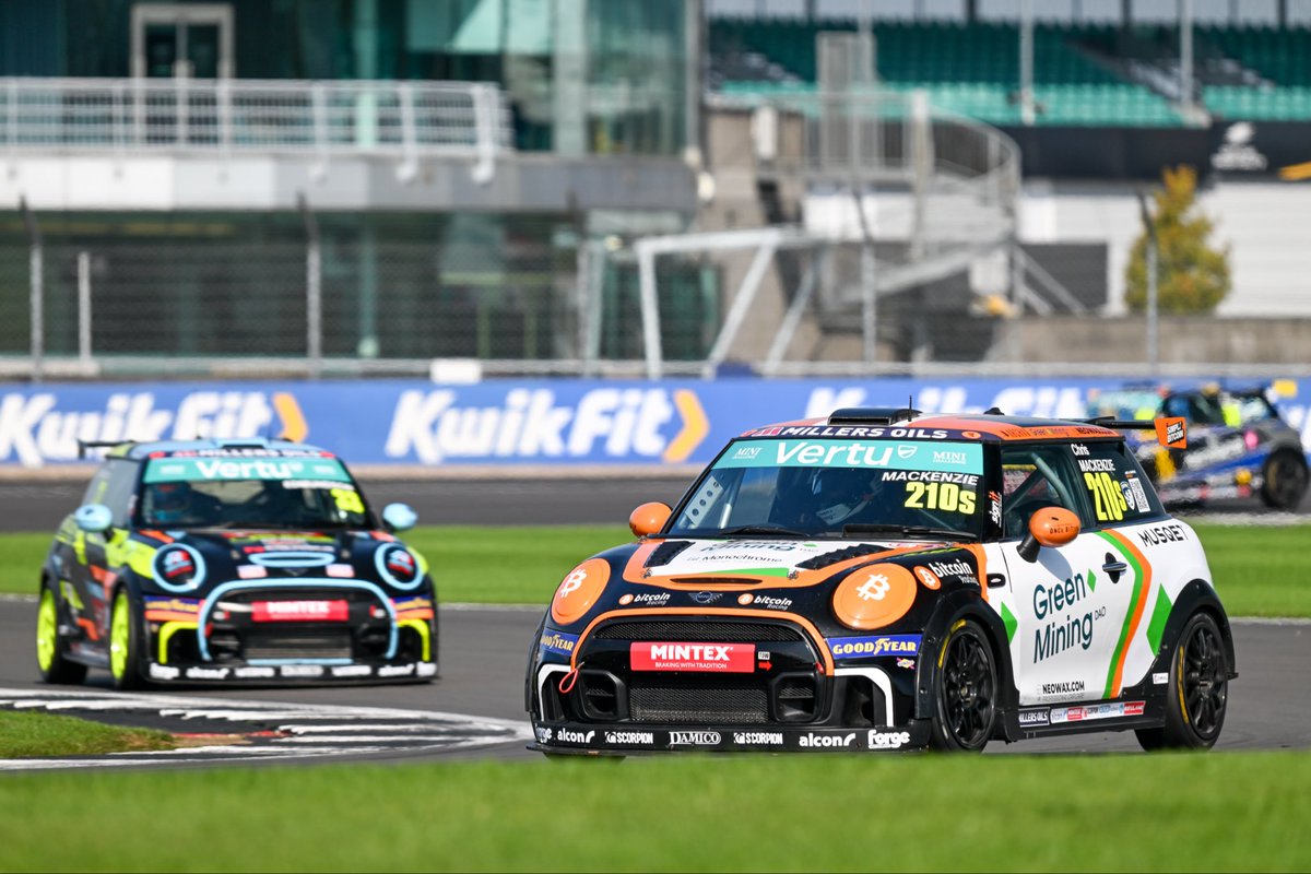 We're ready for the Mini Challenge season finale! 🎬

Practice today at 9:00 AM and 1:30 PM - 

time to fight for a top three finish!