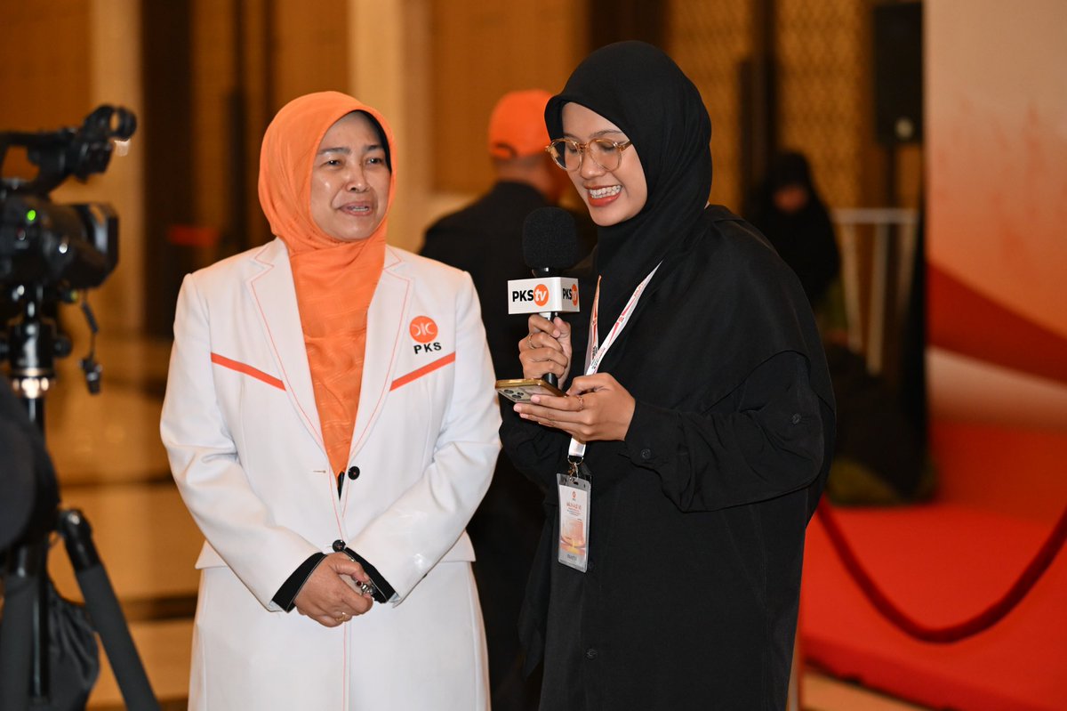 DrKurniasihPKS's tweet photo. Syukur Alhamdulillah, Munas VI PKS berjalan lancar. Momentum untuk terus melangkah lebih baik.
#Munas #MunasPks #Musyawarahnasional #pks #partaikeadilansejahtera https://t.co/Yz0giKPob7