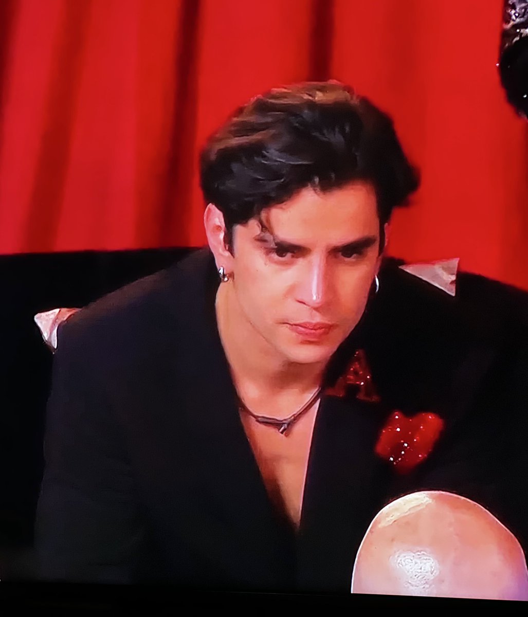 _Pequeee's tweet photo. Facundo tratando de limpiar su imagen diciéndole cosas bonitas a Aarón! La cara de Aarón es CINE. Y Aldo inmediatamente: 

AARON NUESTRO GANADOR 
ALDRON IS BACK

#LaCasaDeAaron https://t.co/PhxFq5vMt2