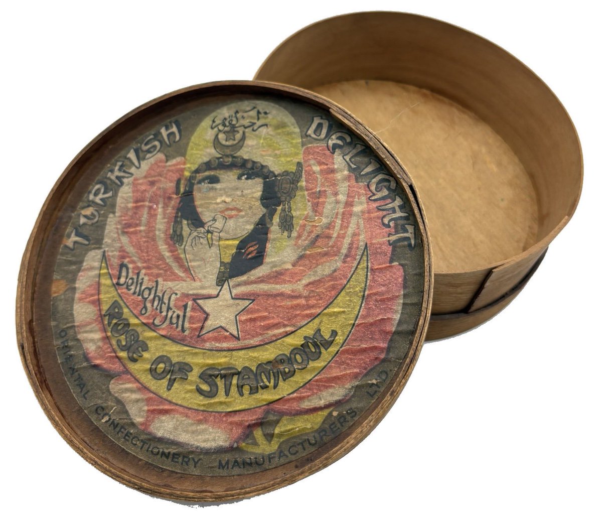 burakfilateli's tweet image. Lot No 33
Kadın ve Ay-yıldız Resimli Ahşap Lokum Kutusu
Turkish Delight Rose of Stamboul

Karma Eserler Müzayedemiz Pazar Günü, Saat 17.00’de! 
onlineburak.com

#lokumkutusu #antiqueobjects #roseofstamboul #stamboul