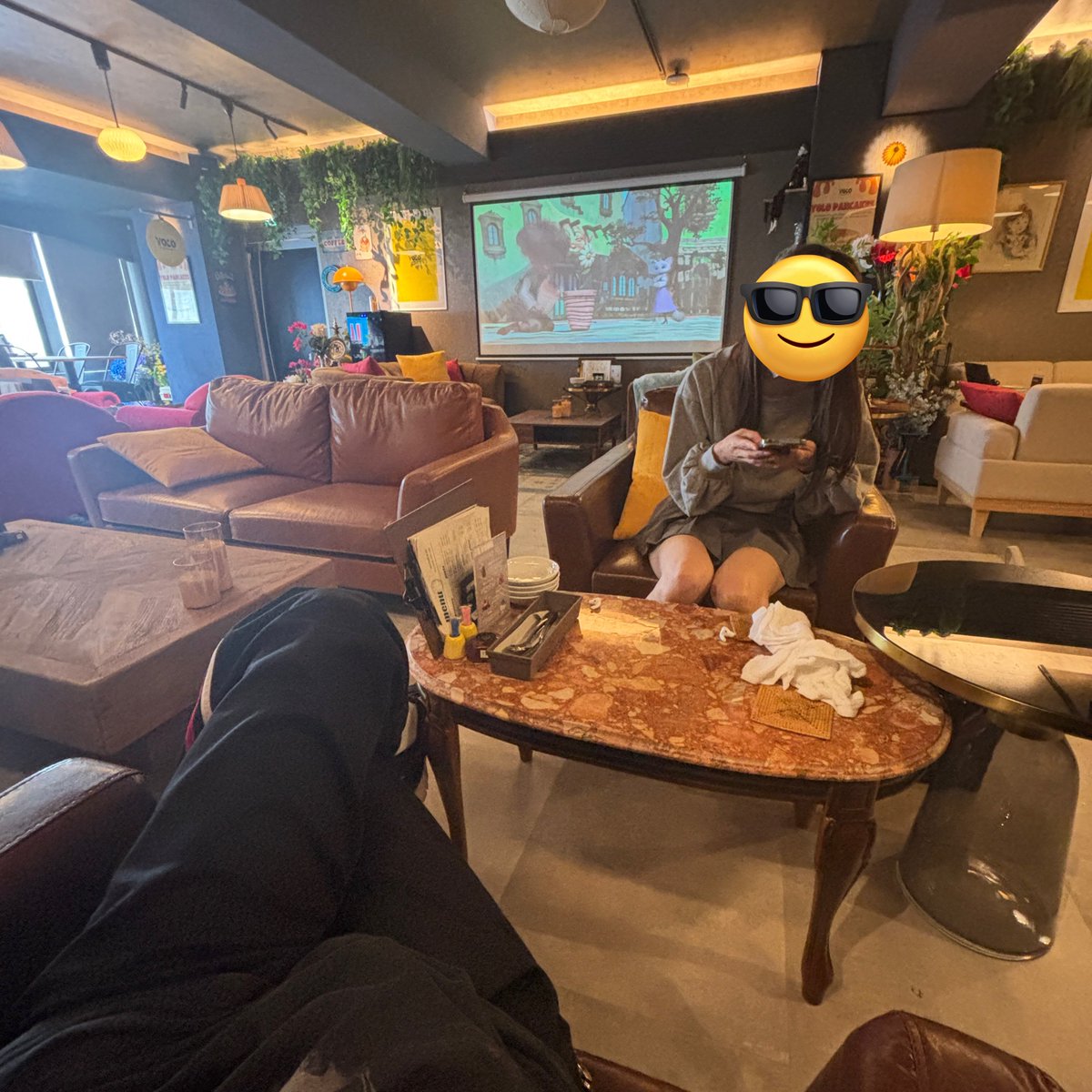 AIアダルト始めたから平日でも昼間から時間気にせずドエロ美女とこうして遊べる。