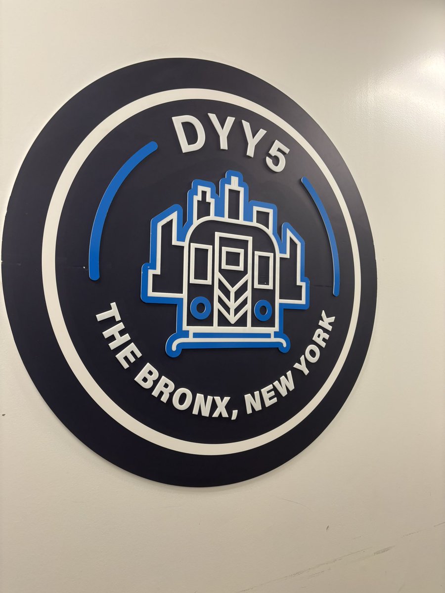 KingBrentNY95's tweet photo. Mr. Get It Done ✅ will go out on top as top tier driver for Lynx Logistics at DYY5, thank you everybody who supported me past and present during my career in the Bronx. On to the next one. Real Talk 123. #Amazon #Saturday #LastDayAtWork #ThanksForTheMemories https://t.co/7UAqDd0eXE
