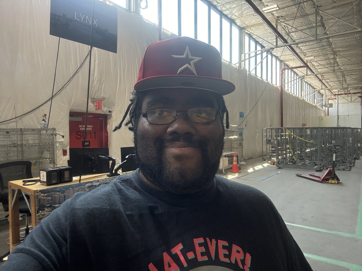 KingBrentNY95's tweet photo. Mr. Get It Done ✅ will go out on top as top tier driver for Lynx Logistics at DYY5, thank you everybody who supported me past and present during my career in the Bronx. On to the next one. Real Talk 123. #Amazon #Saturday #LastDayAtWork #ThanksForTheMemories https://t.co/7UAqDd0eXE