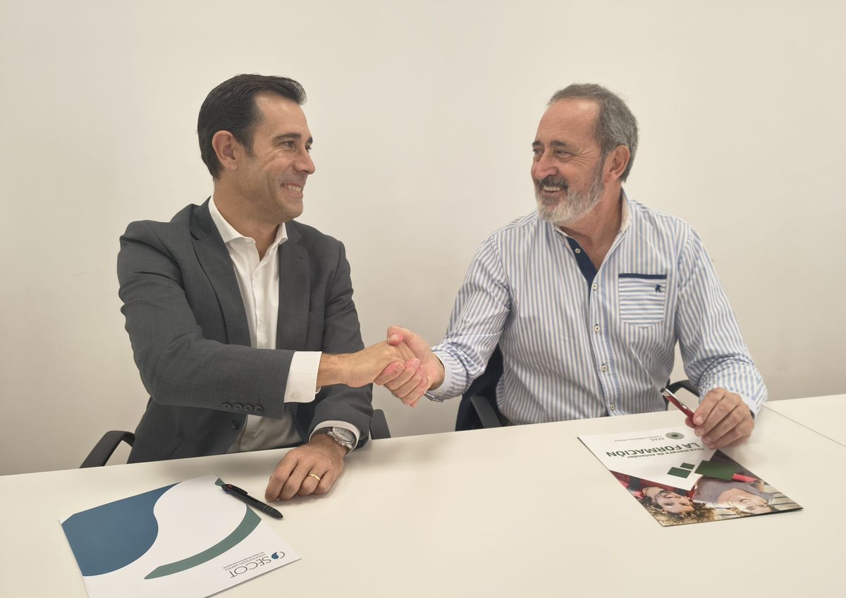 Secot_'s tweet photo. 🤝 #SECOTMadrid + #EFAS: una alianza para transformar el mundo rural 🌱

📚 Formación
👩‍🦱 Empoderamiento femenino
👵👩 Encuentros intergeneracionales

Más info 👉 https://t.co/EPolRNTfKP
#MundoRural #Educación #SECOT #VoluntariadoSenior #Mentoría #todoestaenmadrid @MADRID https://t.co/AikeuNzxFh