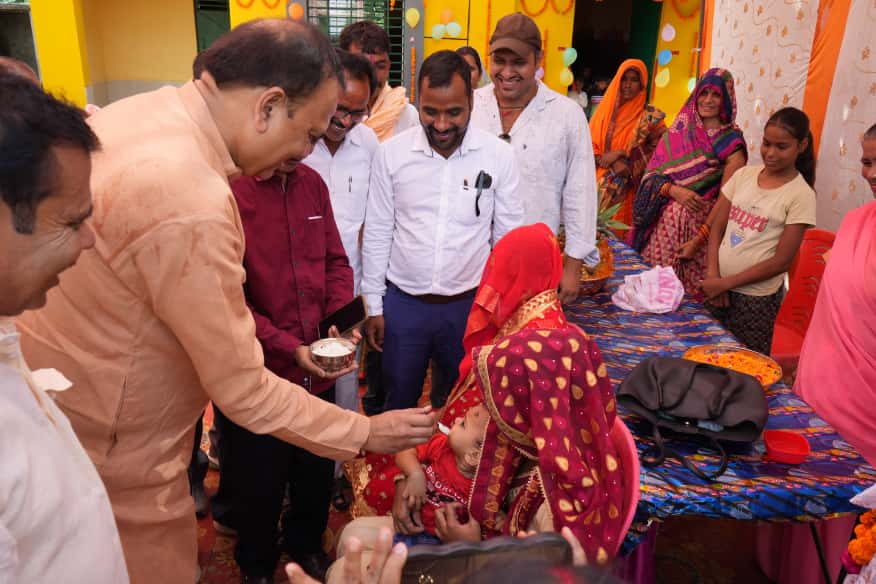 MPSinghRanu2's tweet image. विकास खण्ड हरपालपुर के ग्राम गुलौली में नवनिर्मित स्मार्ट आंगनबाड़ी केंद्र का लोकार्पण कर बच्चों को सम्मानित किया।।
इस अवसर पर खण्ड विकास अधिकारी संजय कुमार प्रधान संजाद मंसूरी, रारा यादव, उवैश आलम पम्पी मण्डल अध्यक्ष कमलेश पाल सहित अन्य प्रमुख सम्मानित जन उपस्थित रहें।
@BJP4UP