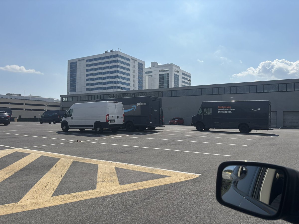 KingBrentNY95's tweet photo. Thanks for the memories Step-Van 90, 95 & 96. Along with the rental vans as well. Thanks for letting me take them on a route it was my pleasure working and delivering in the vans. Real Talk 123. #Amazon #DeliveryVans #Saturday #EndOfAEra #WorkVlogs #StepVans #AmazonNewYork https://t.co/nmFPa6Ac2R