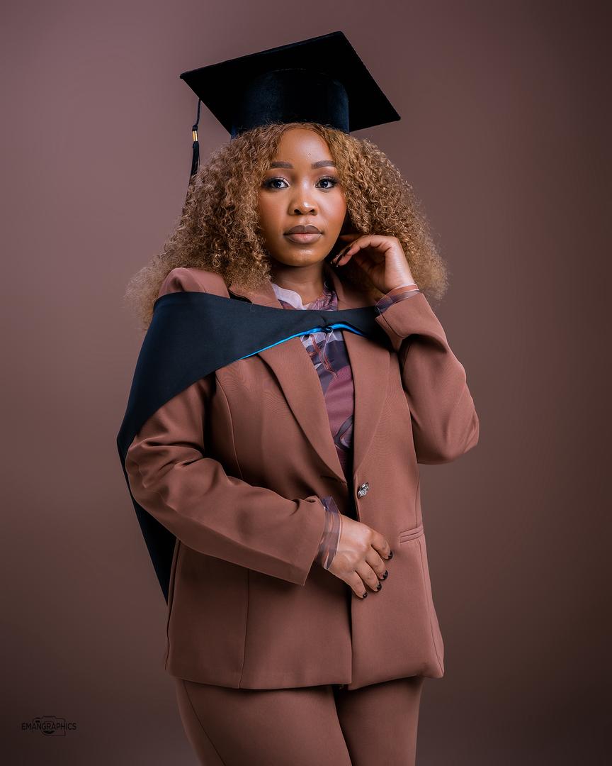 SkyzMetroFM's tweet photo. 🎓 Congratulations in Advance Mandazi 🎓

Our radio presenter Taboka Nleya, popularly known as Mandazi, will be capped later today as she graduates with a Master of Science Degree in Journalism and Media Studies. 

We are proud of this milestone and wish her the very best as she celebrates her well-deserved achievement.

#Esabantu
#BeyondTheSky 

@TabokaNleya2