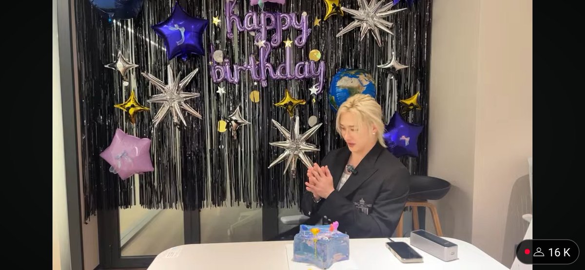 lala_wabang's tweet photo. Te amo, feliz cumpleaños 
Gracias por existir, gracias por crear Stray Kids y gracias por ser uno de los mejores líderes de la industria

#HappyBangChanDay 
#BangChan 
#felizcumpleañosbangchan https://t.co/OvUGZGp9W4