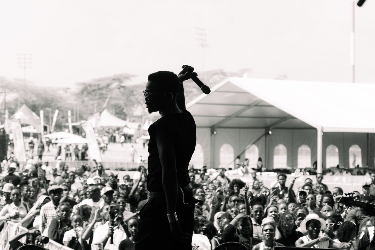 Chienjo_'s tweet photo. @billyblackKE at Blankets &amp; Wine https://t.co/5RY8yQI2tl