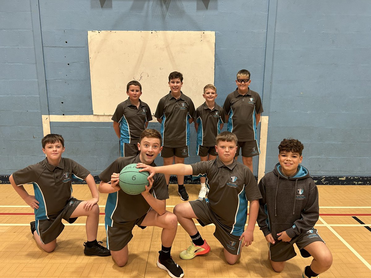 MrGriffithsPE's tweet photo. Well done to the Year 7/8 basketball team winning 28-10 against Pencoed Comprehensive School yesterday! Diolch to Pencoed for the warm hospitality. Da iawn boys 💪🏼🏀 @TCS_HWB #TeamTon #Basketball https://t.co/JWCWWqHcUp
