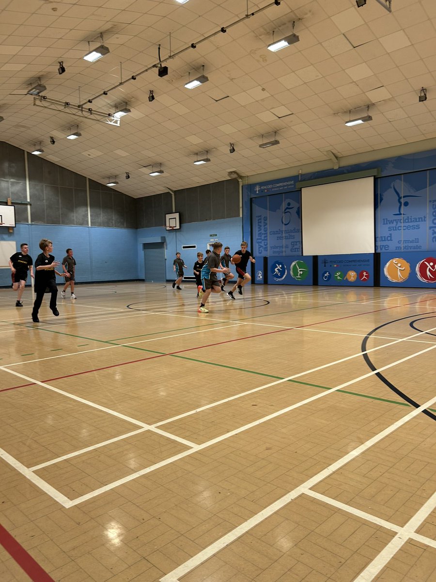 MrGriffithsPE's tweet photo. Well done to the Year 7/8 basketball team winning 28-10 against Pencoed Comprehensive School yesterday! Diolch to Pencoed for the warm hospitality. Da iawn boys 💪🏼🏀 @TCS_HWB #TeamTon #Basketball https://t.co/JWCWWqHcUp