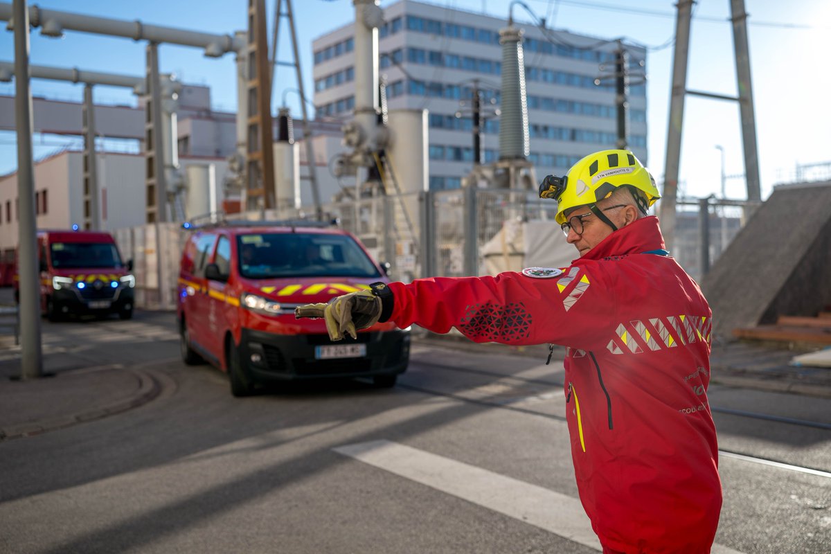 Ce vendredi 3 octobre matin, un exercice incendie avec la participation des sapeurs-pompiers du <a href="/Sdis59/">Sapeurs-pompiers du Nord</a>  sera  réalisé à la centrale nucléaire de Gravelines.
Ces entraînements réguliers permettent de tester nos organisations et de garantir la sécurité du personnel. #SafetyFirst