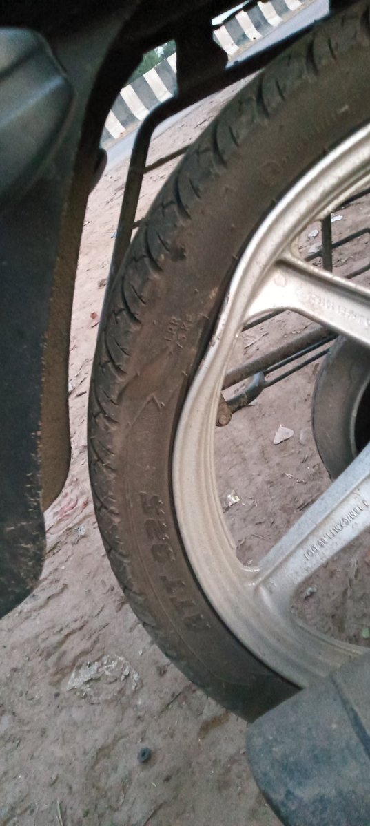 Subhashgoutam29's tweet photo. Today, my Hero Splendor 100cc met with an accident due to a pothole on the Delhi–Dehradun Expressway. My bike’s rear rim is broken &amp; bent
Requesting urgent action &amp; road safety measures.
@NHAI_Official @nitin_gadkari @HR_HeroMotoCorp @nhidcl
#DelhiDehradunExpressway #RoadSafety https://t.co/6gSJiapqUV