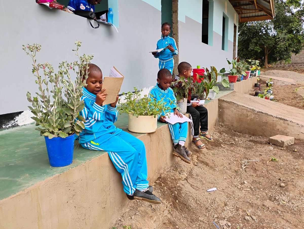 FreeGenerationA's tweet image. The continuation of what we build...
We can do it anywhere 
#WeAreFreeGeneration 
#WeBelieveInChanges