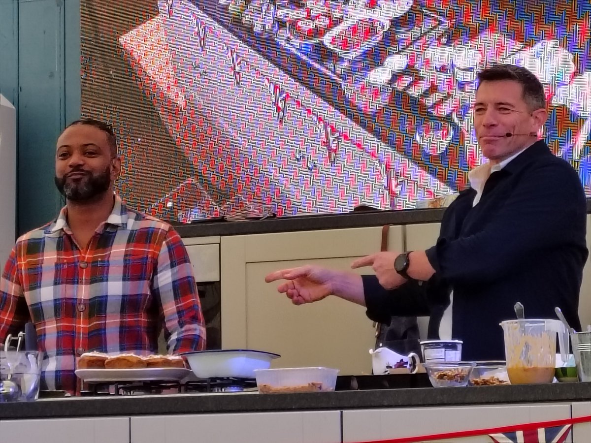 Julie27Rose's tweet photo. We also enjoyed seeing the celebrities in the tents.
#MarcusBean
#JBGill
#AdamFrost
#AugustBernstein
#MalvernAutumnGardenShow https://t.co/Y7keJvafX6