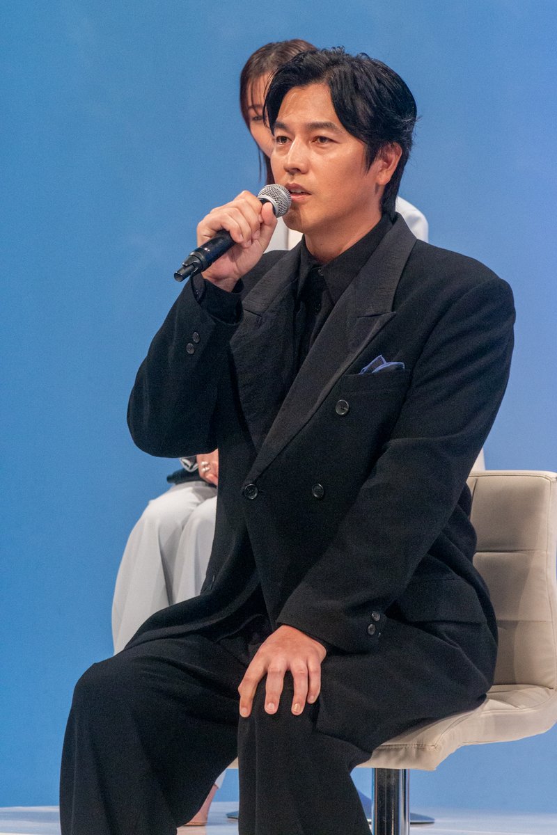 cinemalife_web's tweet image. 『終幕のロンド』制作発表会見
✨要潤、草彅剛からのプレゼントに「通じ合っているんじゃないかと」
✨中村雅俊、八木莉可子に「いろんな表情を持っていますよね」と絶賛
▶ cinema-life.net/p251003_rdeb/
#終幕のロンド
#草彅剛 #中村ゆり #八木莉可子 #塩野瑛久 #小澤竜心 #要潤 #中村雅俊