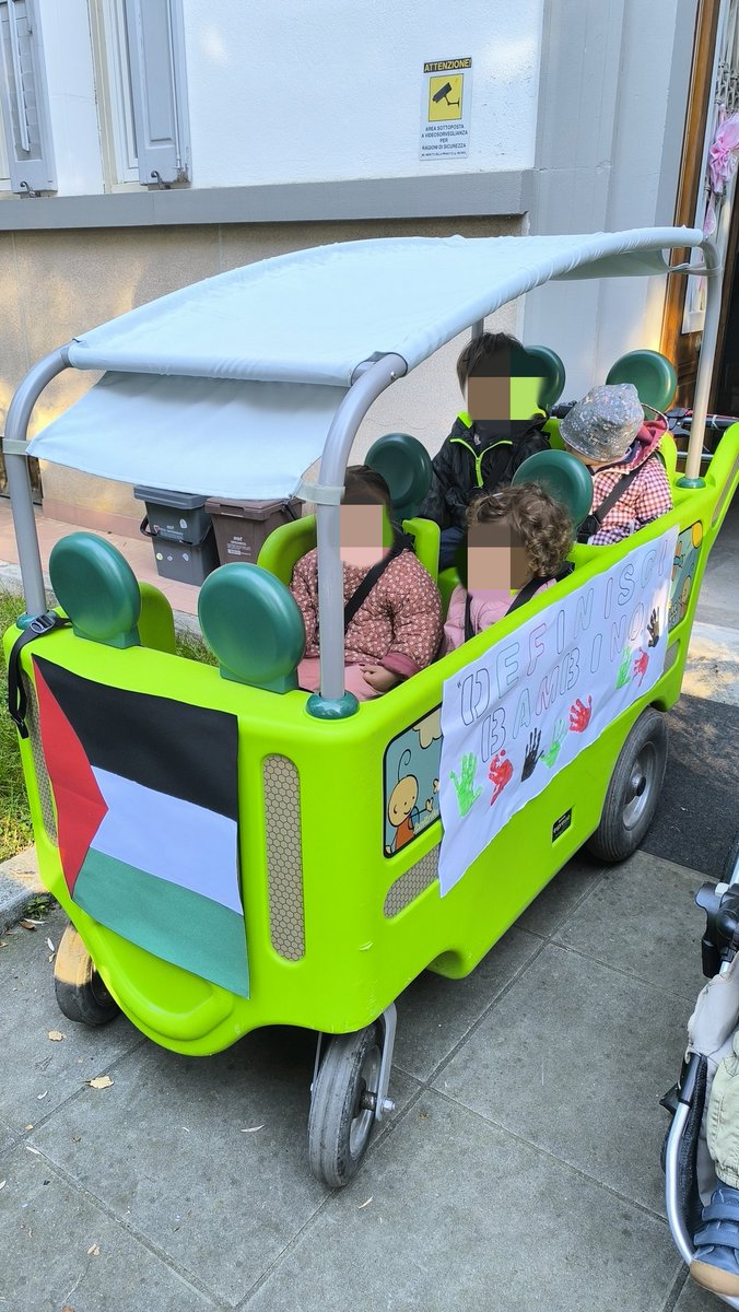 kang_DLite's tweet photo. From Italy, my and my students are ready for the strike! 💪🇵🇸
#FreedomFlotilla #freepalesti̇ne #FreePalestineGaza 
(The manifest is saying "define child" due to what an Italian politician said in regards of t3rr0r1sm and h4m4s) https://t.co/1efEA5XL4j