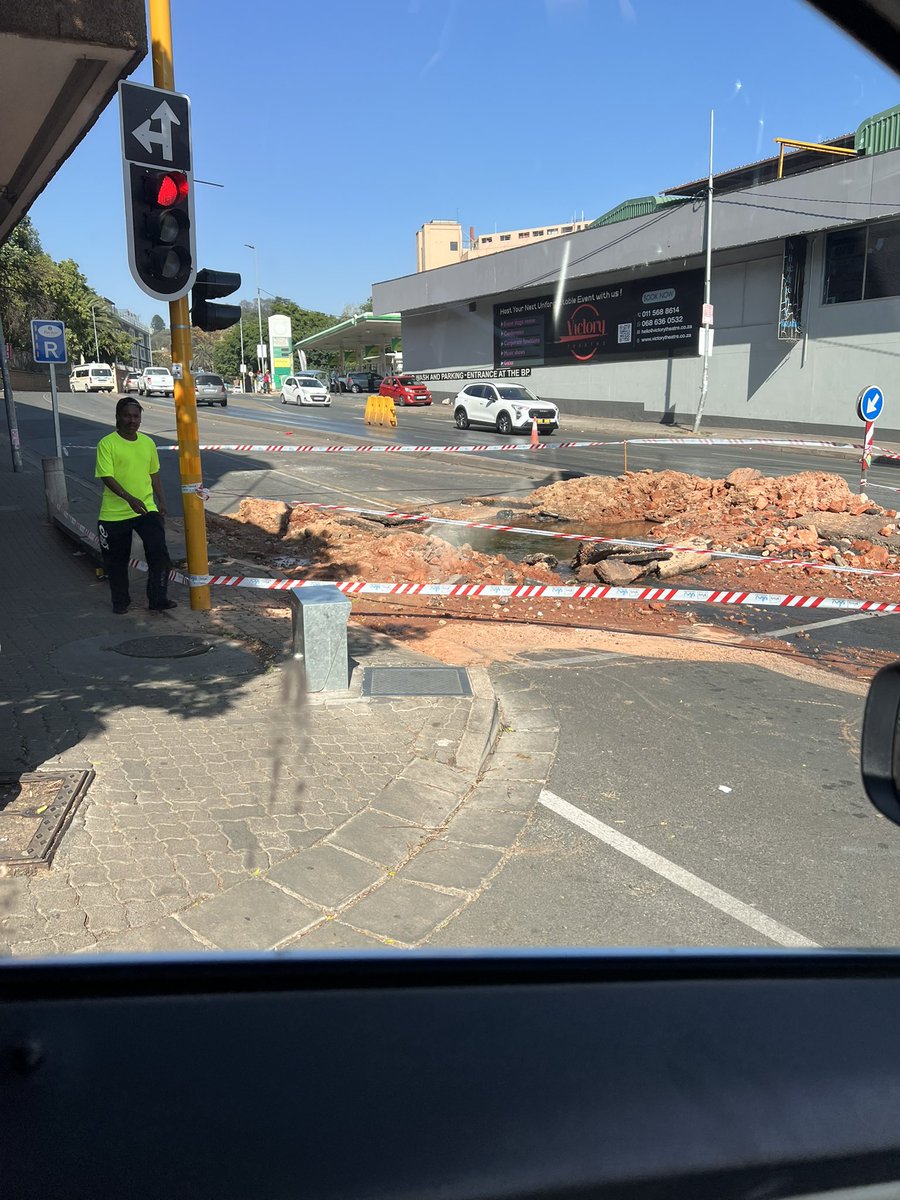 GHTait's tweet photo. @JHBWater multiple days of water wastage and traffic chaos on Louis Botha Avenue - how is this ok in water scarce city? https://t.co/gIGXsWiYYP
