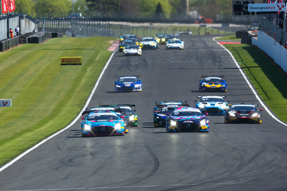 🔎PREVIEW: <a href="/BritishGT/">🇬🇧 #BritishGT 🏁</a> 'Donington Decider'

Everything you need to know ahead of Sunday's season finale...

➡️ dailysportscar.com/2025/10/03/bri…

#BritishGT powered by Birch / birchgatwick.com