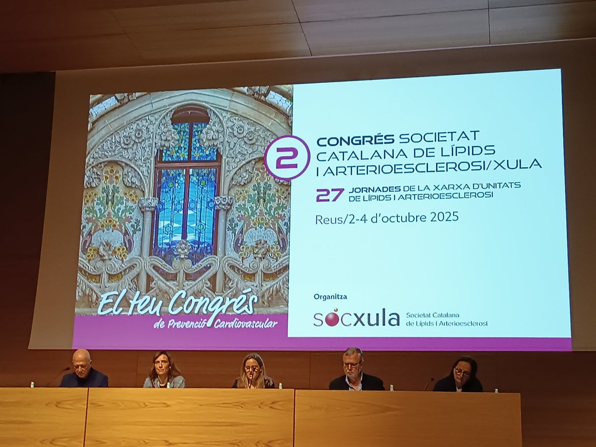 Después de las sesiones preliminares de ayer, ahora inauguración oficial del 2° Congrés de la Societat Catalana de Lípids i Arteriosclerosi y 27 Jornades de la XULA) en Reus. Enhorabuena!!!