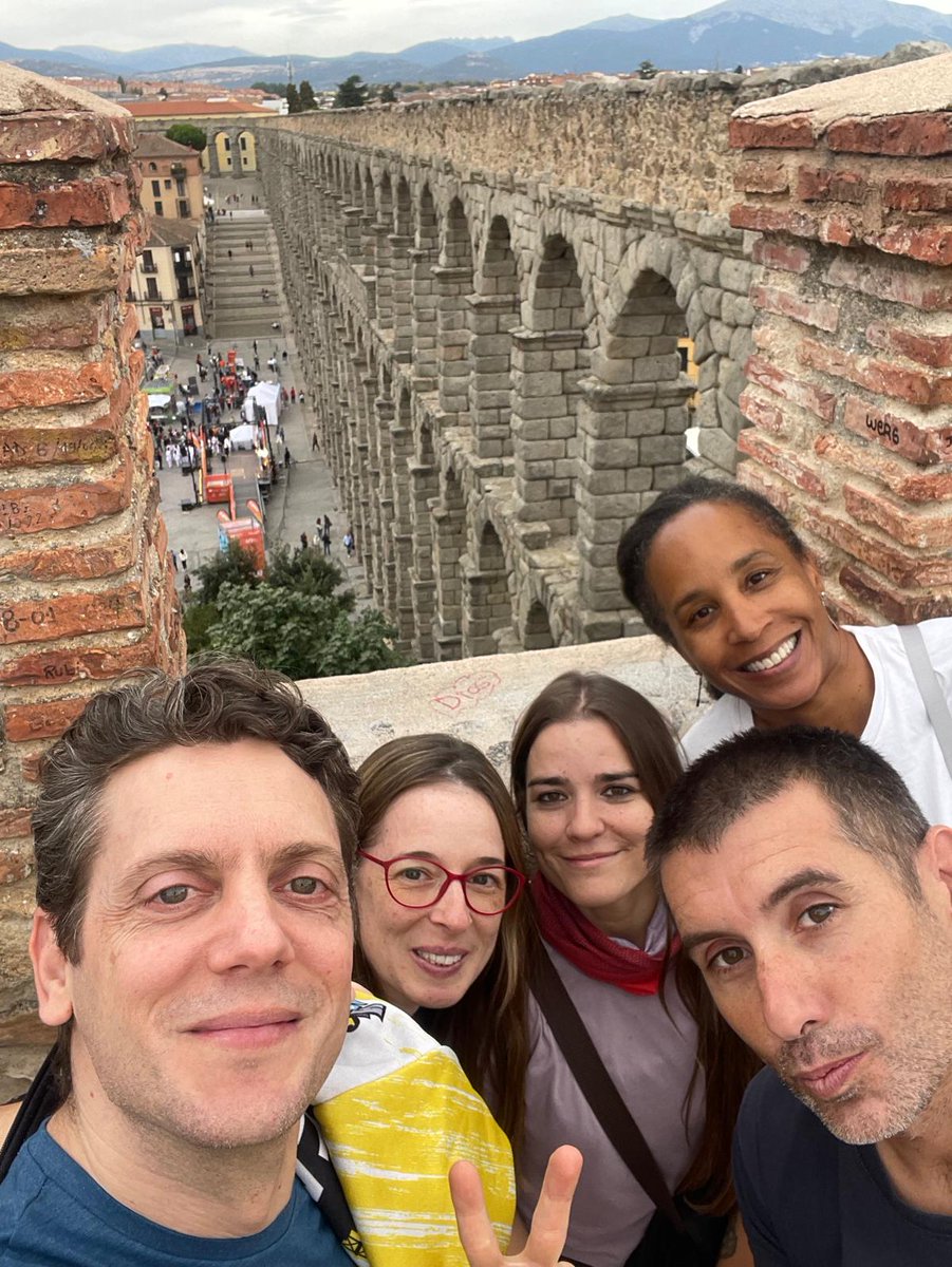 ClubPatiBCN's tweet photo. El cap de setmana passat vam tornar a Segòvia per participar a la mitja marató de Trescasas, amb podi per l'@ester_linares (2a M30F) i el @BilbaoCanet (3r M40M). Una aventura més, aquest cop sota la pluja, amb el suport de @bcn_ajuntament @BCN_esports i   #parcdelforum https://t.co/3SXXU4ggNq