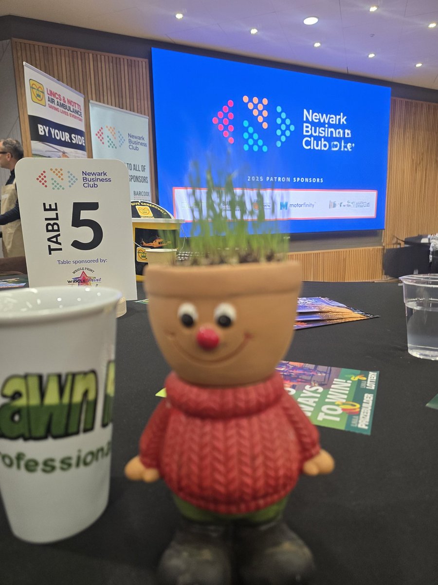 LawnMasterNotts's tweet photo. It's always lovely to bring a smiling face to @newarkbc each month #WeDoGrass
Luckily it means I can stay miserable π Only kidding π€
Have a great October everyone https://t.co/d9B9tlT66j