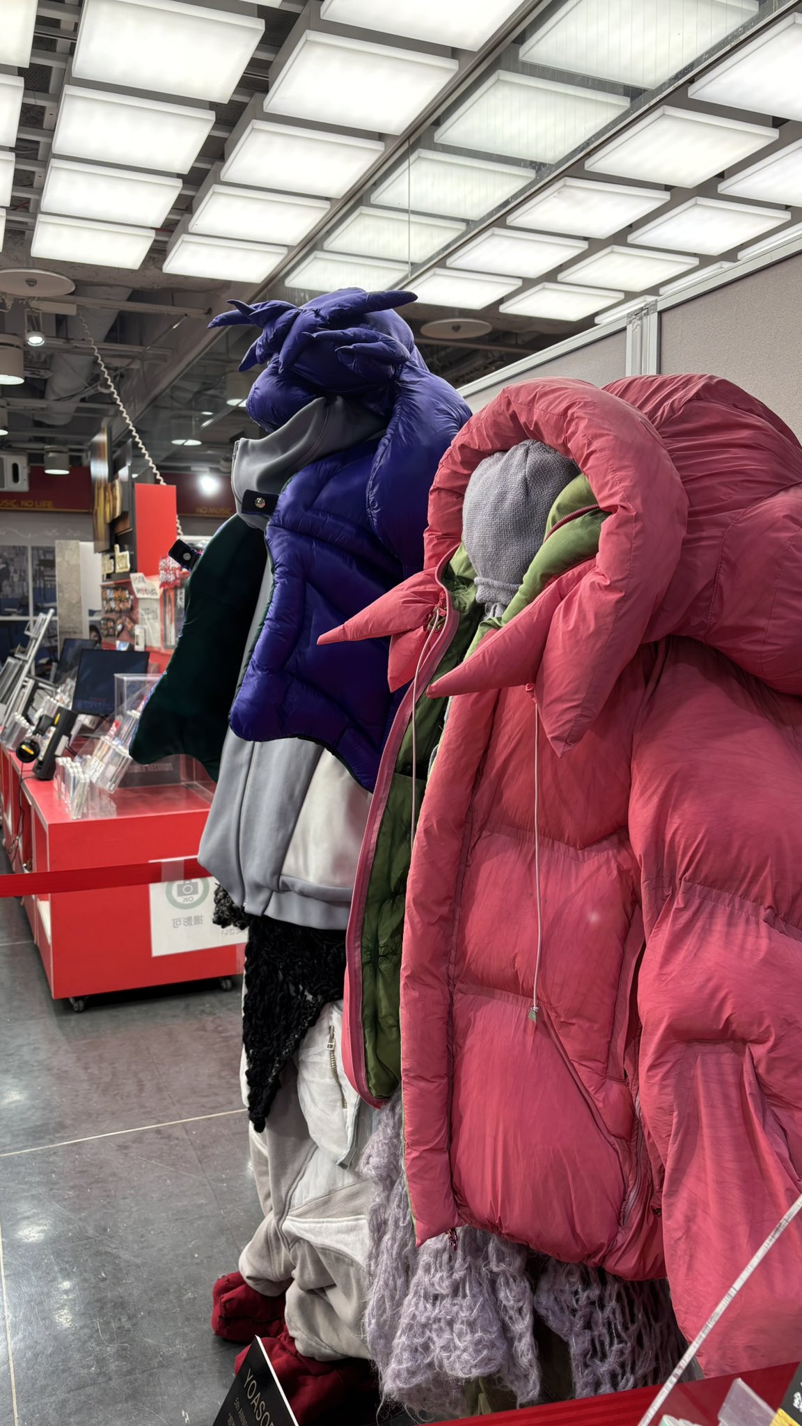 【会場限定　新品未開封】YOASOBI×Vaultroom ワンダラ　フーディL 会場限定 新品未開封 YOASOBI×Vaultroom ワンダラ フーディL