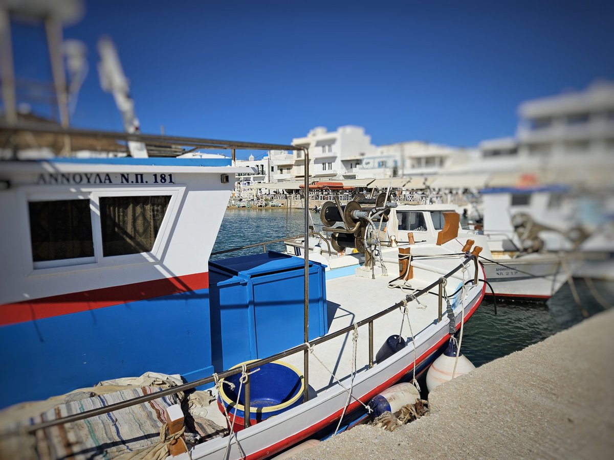 BrunoLauper's tweet photo. Piso Livadi Port 🇬🇷
Paros Greece 30.09.2025
•
#pisolivadi #pisolivadiport #paros
#parosisland #greece #griechenland #visitparos
#relax #samsung #galaxy23
#tiltshift #miniatureeffect https://t.co/qMpCEL5366