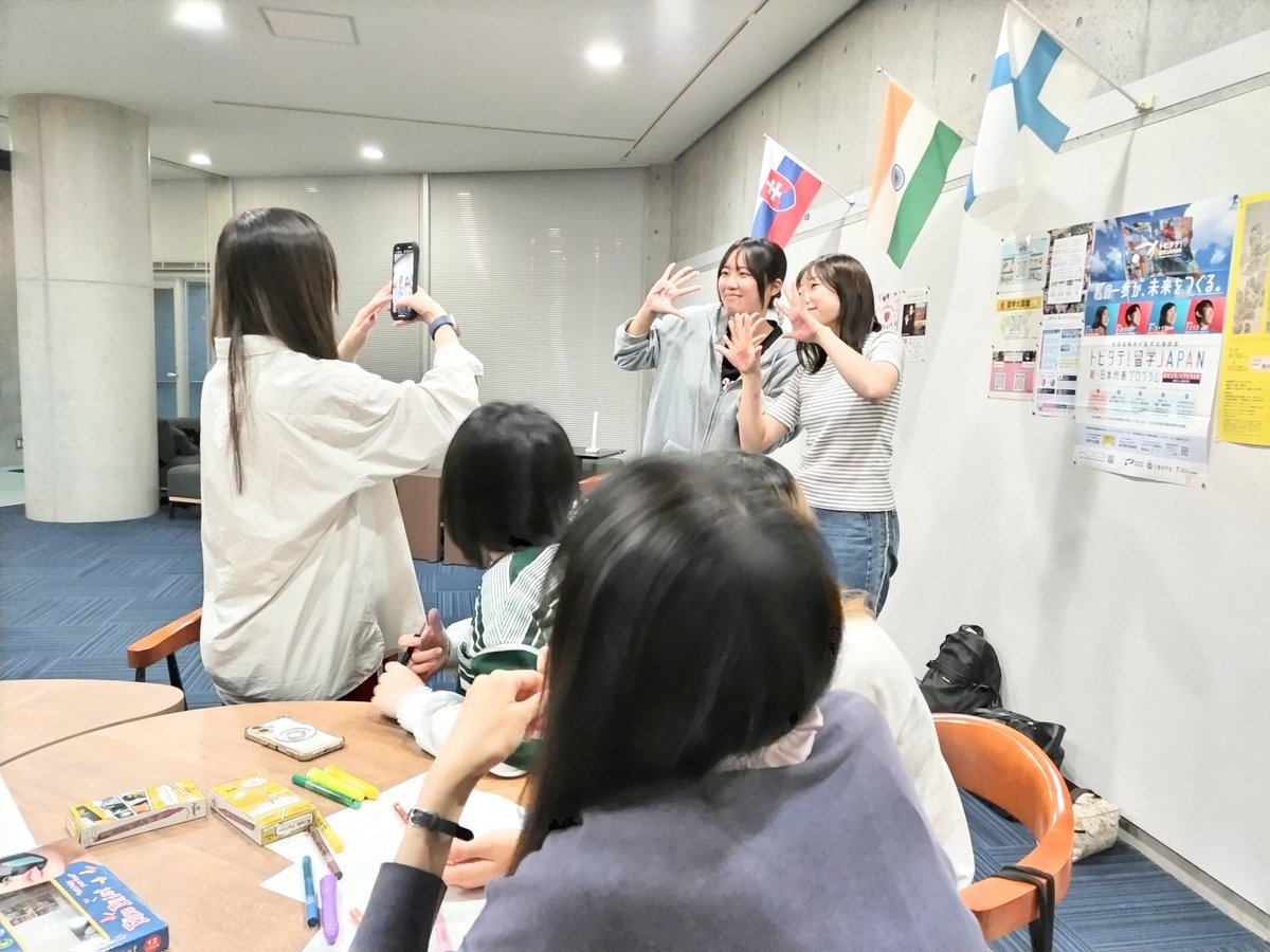 jiukorea's tweet photo. 【JIU festival】11/8(土)と11/9(日)に大学祭が行われます。今年の韓国語コース生&amp;留学生はボディペイントの韓国語体験コーナー(無料)をやります！タトゥーペンで好きなイラストやハングルを描いて大学祭を満喫しましょう。韓国語コース生のホームカミングも予定しています。ぜひお立ち寄りください！ https://t.co/FwE8n0cELt