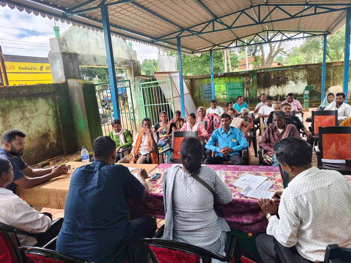 ITDASundargarh's tweet photo. Special Grama Sabha in Subdega village of Subdega block under Adikarmayogi Abhiyan.
#AdiSewaParv
#AdiKarmayogiAbhiyan
#EmpoweringTribalViksitBharat
#JanajatiyaGauravvarsh
#BirshaMunda150 https://t.co/YWx8Ep7WH3