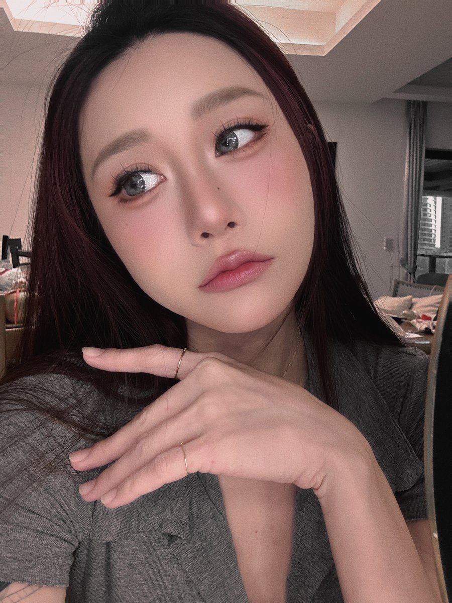 我是生活的氧氣
滋養著自己的夢想與未來💫
勇敢做自己
讓每一次呼吸都充滿力量！

𝕁𝕍𝕀𝔻 🔍 𝕗𝕒𝕟𝕝𝕒𝕣𝕒𝟙𝟚𝟚𝟛  
【LINE】lin.ee/9MsjyMT
【JKFace】jkface.net/profile/4398797