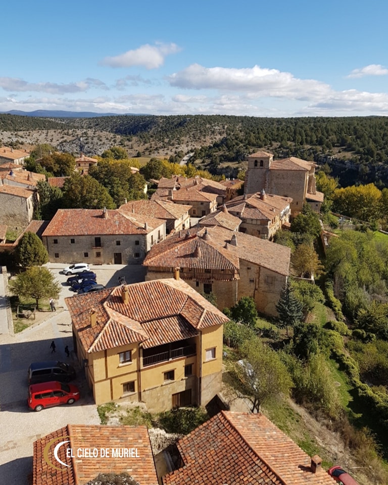 ElCielodeMuriel's tweet image. ¿Aún no has visto #Calatañazor desde las alturas?
Visita esta cercana villa medieval y podrás subir hasta lo alto de la torre de las ruinas de su castillo 👌🏻

Reservas ⬇️
📧 info@elcielodemuriel.com
📲 975 040018
#elcielodemuriel #hotel #murielviejo #soria #castillayleon #turismo