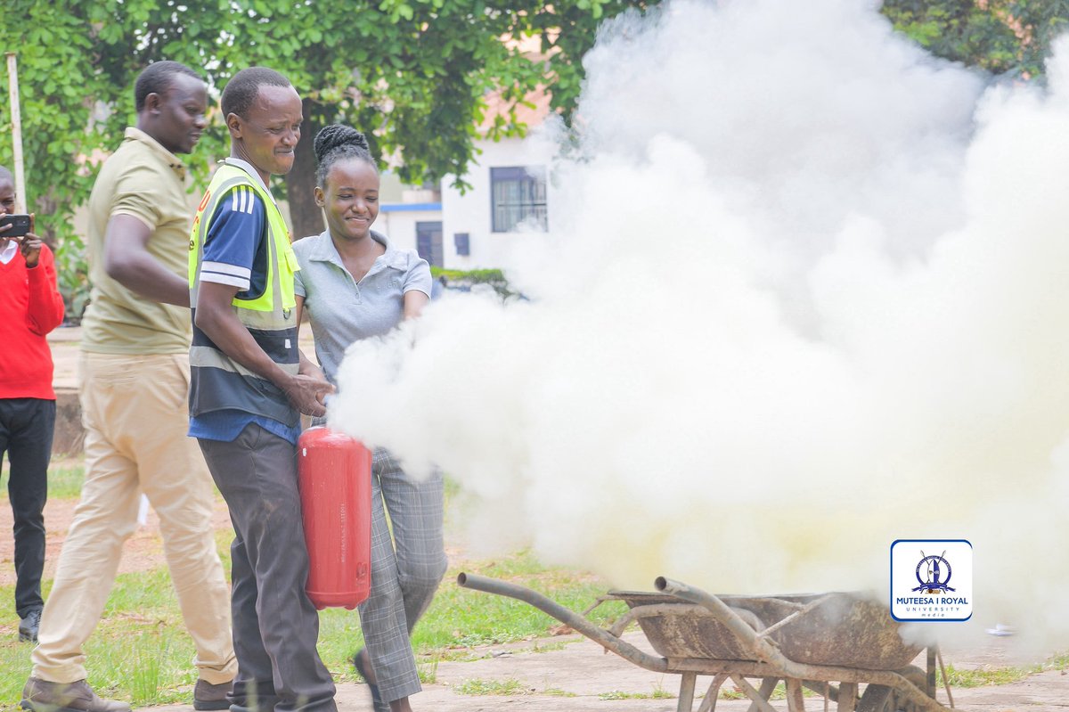 MuteesaIRoyal's tweet image. Beyond theory: survival skills unlocked! 🔥 Thanks to FIRE SHIELD INVESTMENT, our students got hands-on, practical training using fire extinguishers. This isn't just a lesson—it's real-world readiness and empowerment.
#FireSafe #SurvivalSkills #StudentSafety