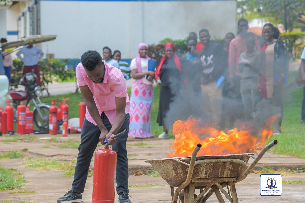 MuteesaIRoyal's tweet image. Beyond theory: survival skills unlocked! 🔥 Thanks to FIRE SHIELD INVESTMENT, our students got hands-on, practical training using fire extinguishers. This isn't just a lesson—it's real-world readiness and empowerment.
#FireSafe #SurvivalSkills #StudentSafety