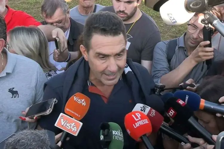 COSA PROMESSA, COSA DOVUTA: ACQUISTI DI GAS RUSSO DA KIEV.
Promesso quest'estate: interrogazione su rivelazioni stampa ucraina. Eccola! UE sanziona import gas russo (fine 2028), ma Kiev ne compra tanto dalla Russia via Ungheria-Slovacchia, con fondi UE.
alanews.it/esteri/vannacc…