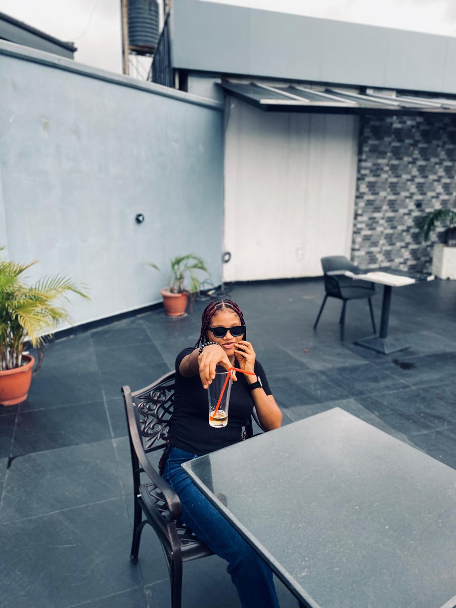 abbasprincess01's tweet image. My mood &apos;cos it&apos;s Friday! ☺️🤭

...also touching grass &apos;cos unwinding is necessary.✨

“…Building My Empire” 🗽

PC: @EmmanuelAd77681

#TGIF