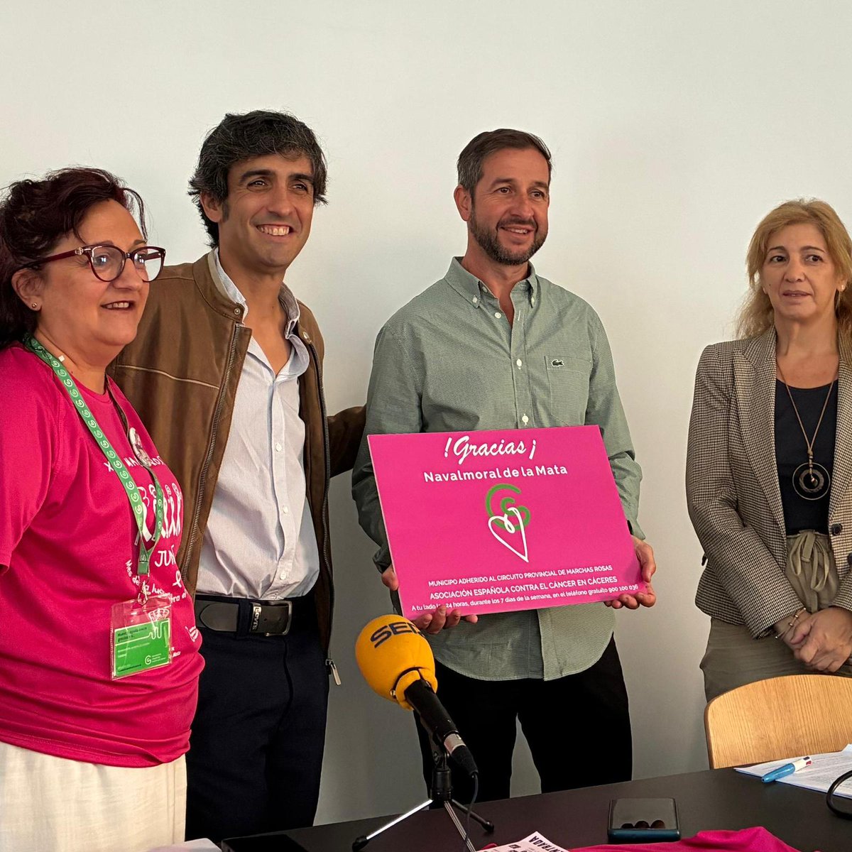 🟢Este jueves presentamos la Marcha Rosa de Ayuntamiento Navalmoral de la Mata, que tendrá lugar el próximo día 16 👟

Además de la Marcha, estaremos en diversas actividades con motivo del Mes de Prevención del Cáncer de Mama🩷

#noslotomamosapecho