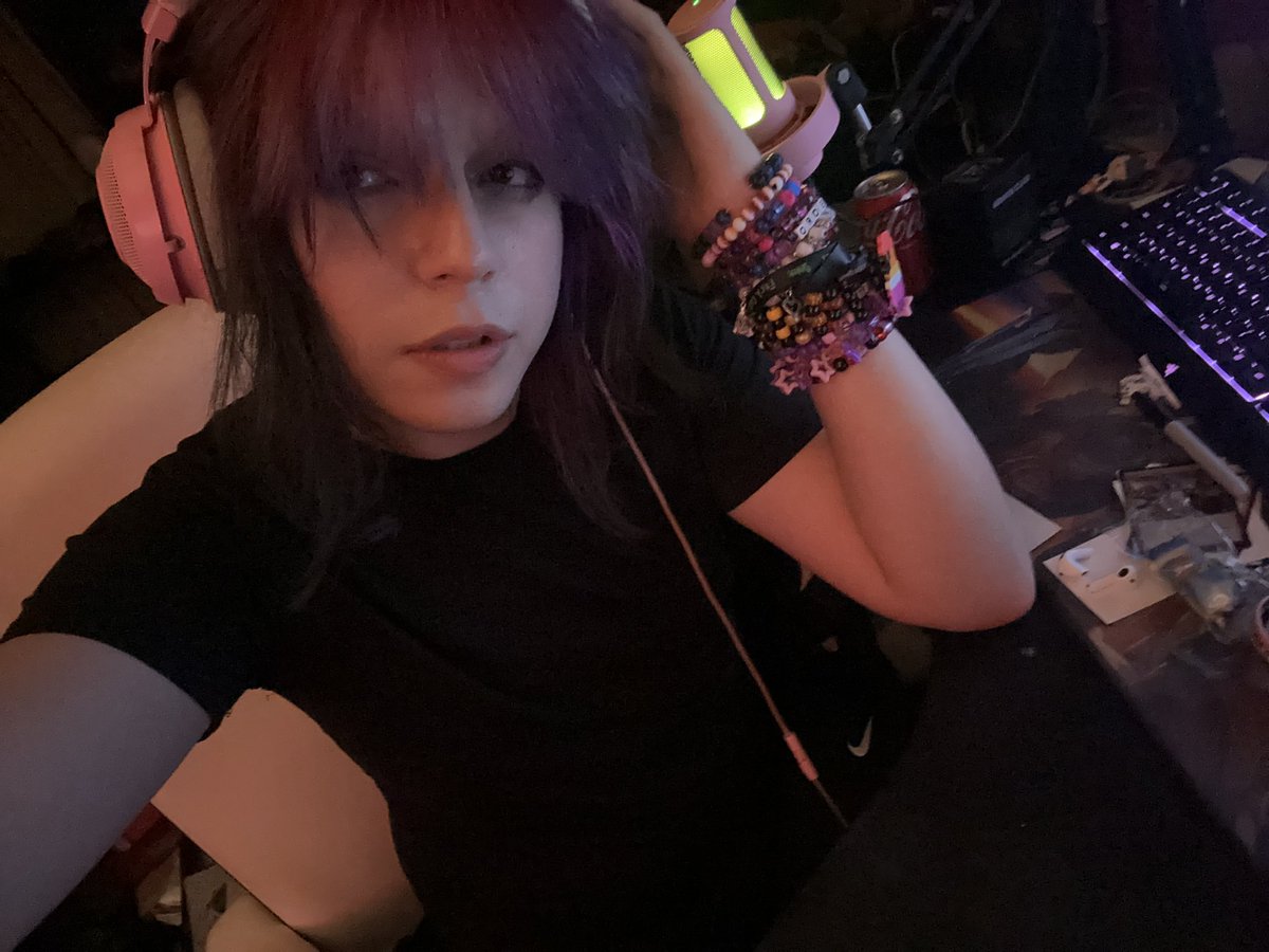 Kc 🔞🏳️‍⚧️💜 tweet media