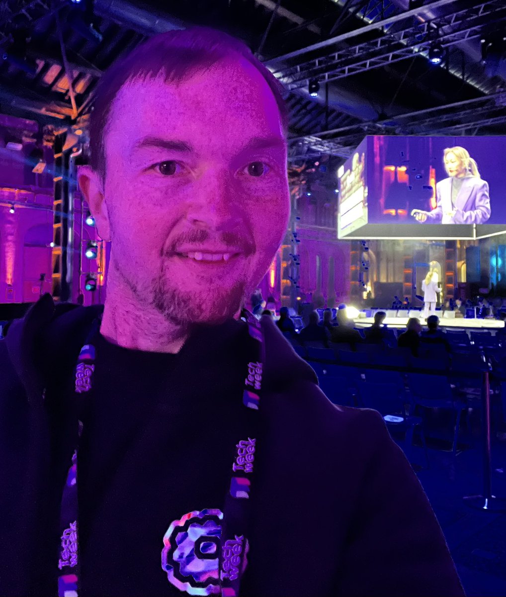 niclane7's tweet image. Great to be representing @flwrlabs @italiantechweek in Turin. So many discussion about federated and privacy in AI. So many Flower users. Change is her. Ping me to meet.