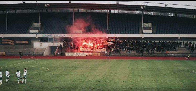 Ante1939's tweet photo. Den 5 november 2016 spelade vi för överlevnad. Till helgen kan vi ta guldet. Till alla oss som befann oss där nere i Malmö den dagen med hjärtat i halsgropen. Detta guldet förtjänar just ni! Men även till er alla som stannade kvar under hela Div1 tiden. Njut av just den känslan! https://t.co/uOnB1bCnli