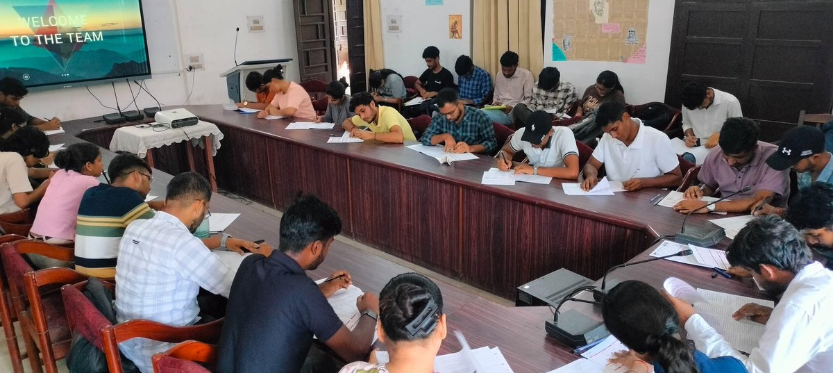 Vision_IAS's tweet image. 🎓Pratispardha 2025 – University of Lucknow | Intra-College Round Concluded!
⚡Next Up: Inter-College Round where top 3 finalists from each college will compete in a competition featuring:
• Group Discussion
• Case Study
• Debate
📲7042413943
#Pratispardha #VisionIAS