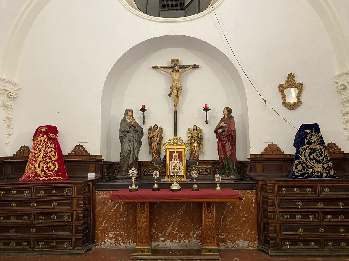 _juliocaro's tweet photo. 3 años trabajando junto a mi @josemariumb para acercar y enseñar la Iglesia de los Terceros y @LaCenaSevilla a todo el mundo.

3 años de #nocheenblancoSEV
Os esperamos. https://t.co/AP64ldxg0i