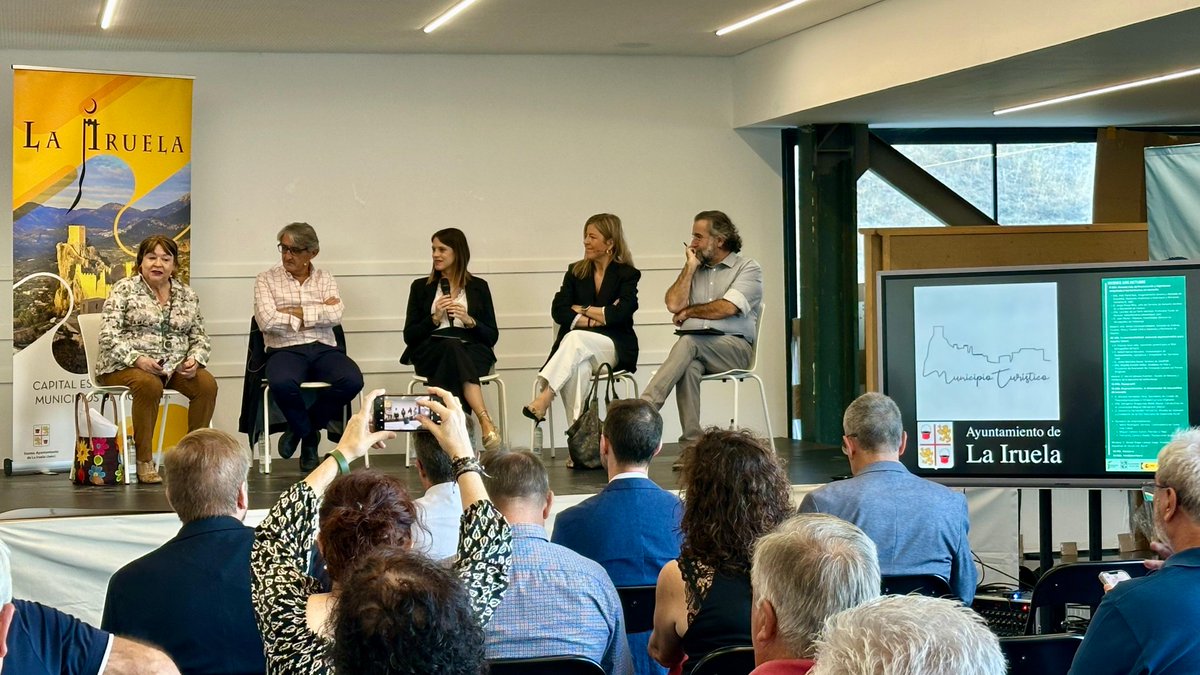esMontanas's tweet photo. 📢 Arranca la segunda jornada del #IXCongresoEsMontañas en La Iruela.
🕤 9:30h | Mesa: Nuevas vías de financiación y legislación adaptada a los territorios de montaña.
Con representantes de Jaén, Huesca y Catalunya.
#MontañasSigloXXI #LaIruela https://t.co/wJZ6KqAwWX