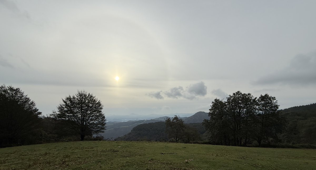 Egunon,aprovechando el día que me quedaba de vacaciones por mis dominios de Aiako Harria.
Buen finde people!!!