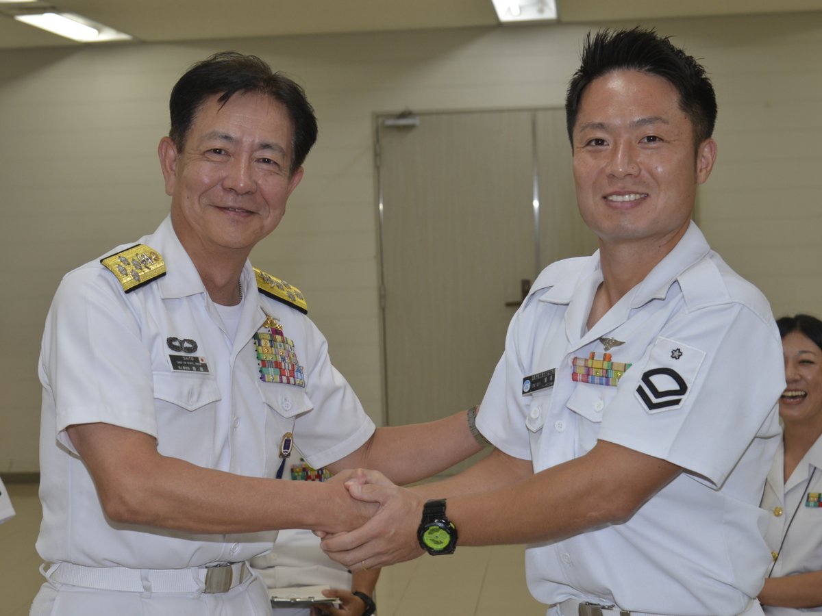 海上幕僚長 が #鹿児島地本 を視察されもした。 #海上自衛官 と懇談