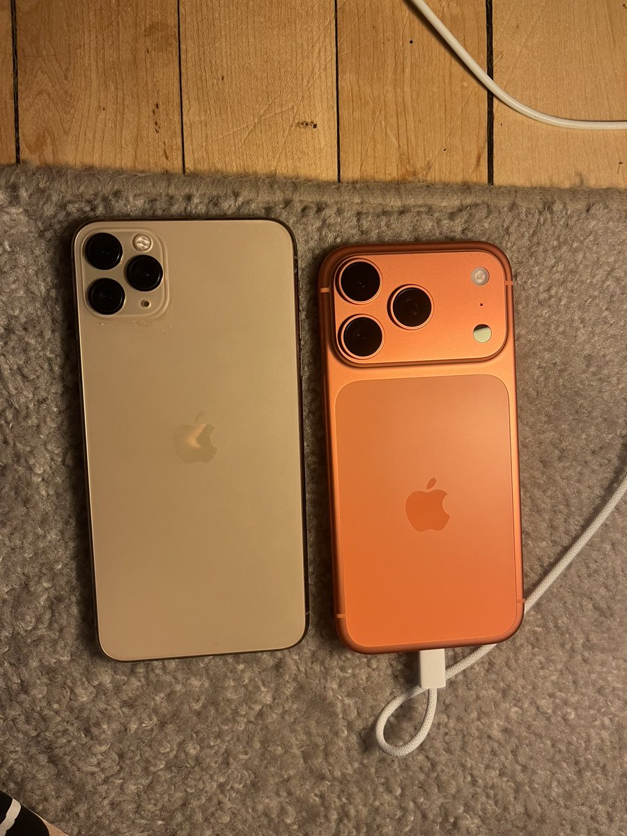 My iphone 11 saw shege banza, finally decided to upgrade 🧡