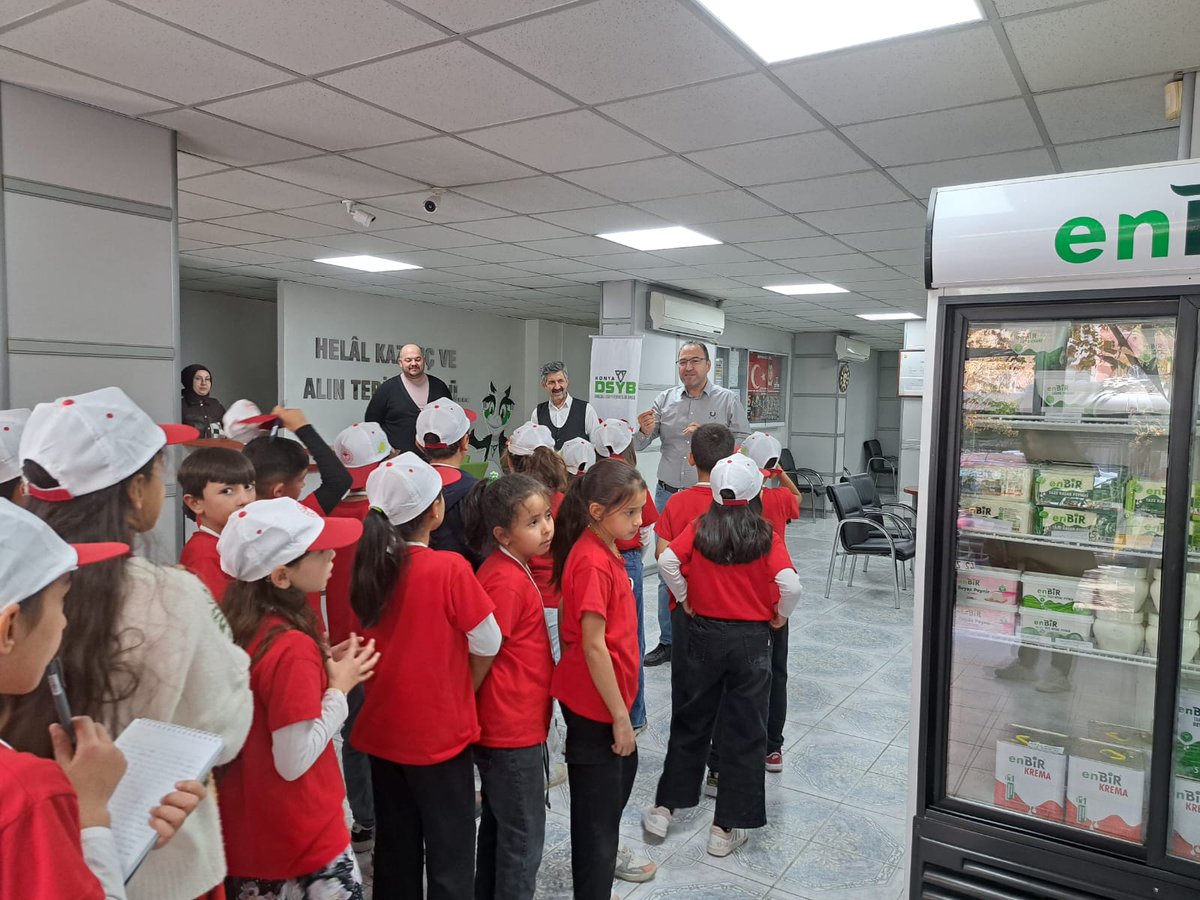 "Çocuk Tarım Kampı" Alakova İlkokulu Öğrencileriyle Tamamlandı

Bakanlığımızın talimatları doğrultusunda her yıl düzenlenen "Çocuk Tarım Kampı", bu yıl da ilkokul öğrencileriyle buluştu. İl Müdürlüğümüz tarafından organize edilen program, Alakova İlkokulu 4. sınıf