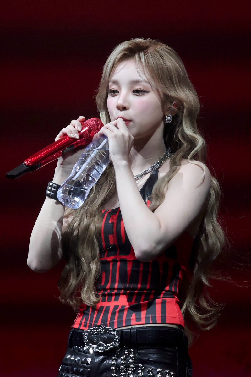 ChingChingView's tweet photo. 250927 SUPERSTAR琦妙夜
#우기 #YUQI #宋雨琦 https://t.co/EZhlcsIep7