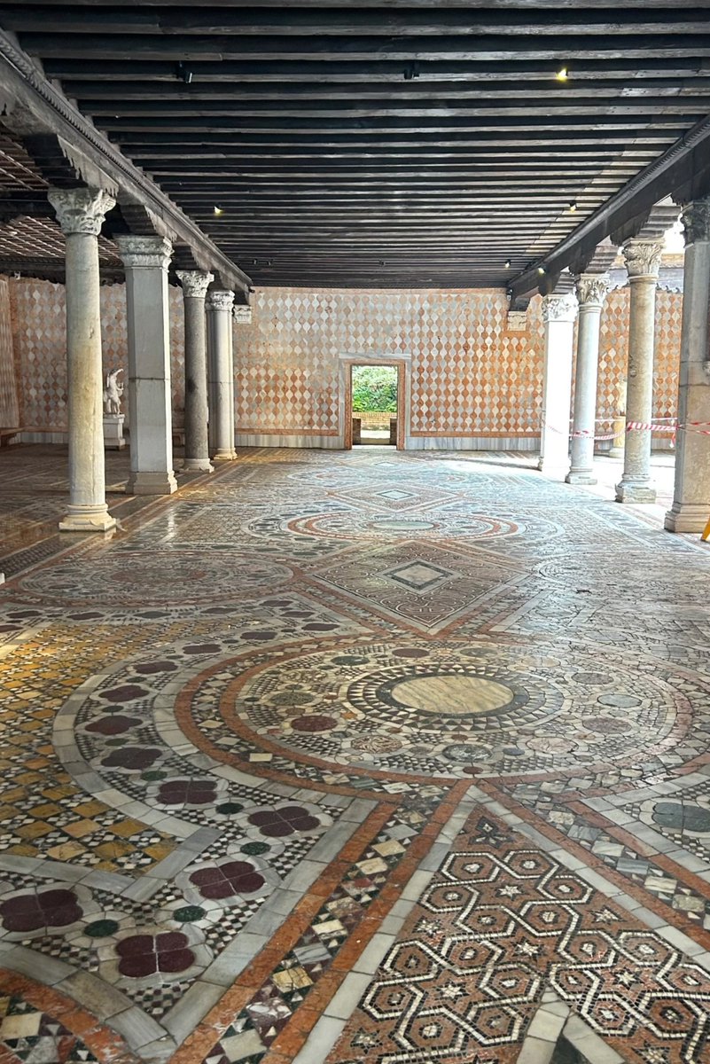 Pavimentazione antica...all'interno della Ca' d'Oro  Venezia 🤩🤩🤩